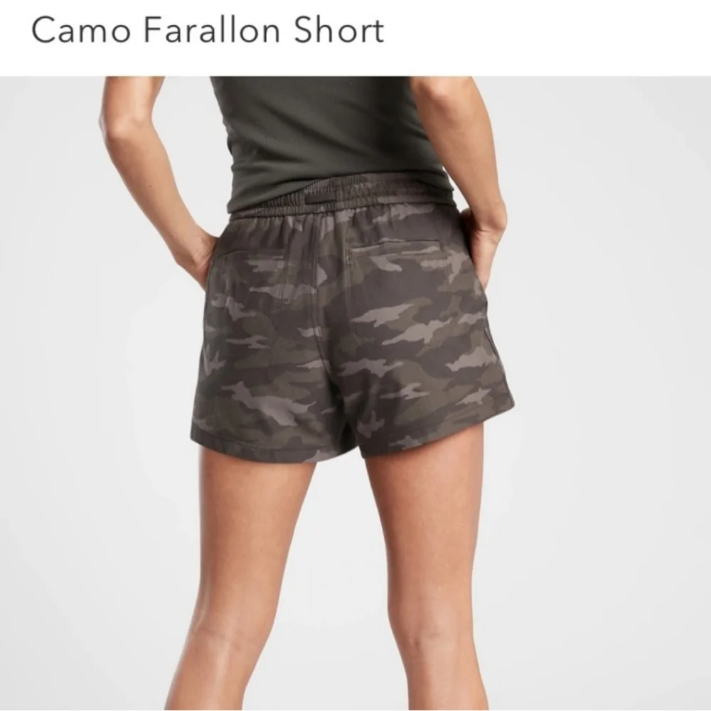Athleta Farallon Camo Shorts 8